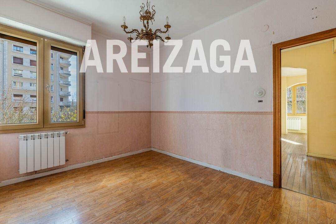 Flat for Sale in San Sebastián