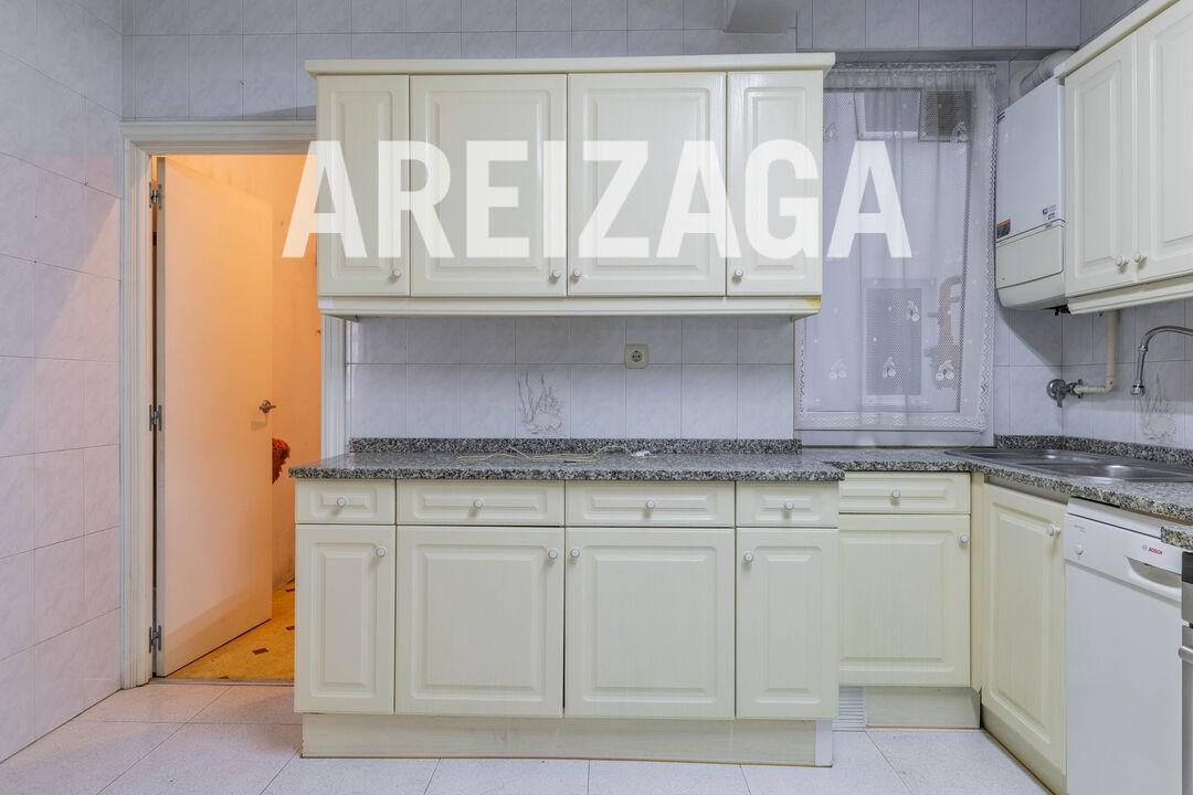 Flat for Sale in San Sebastián