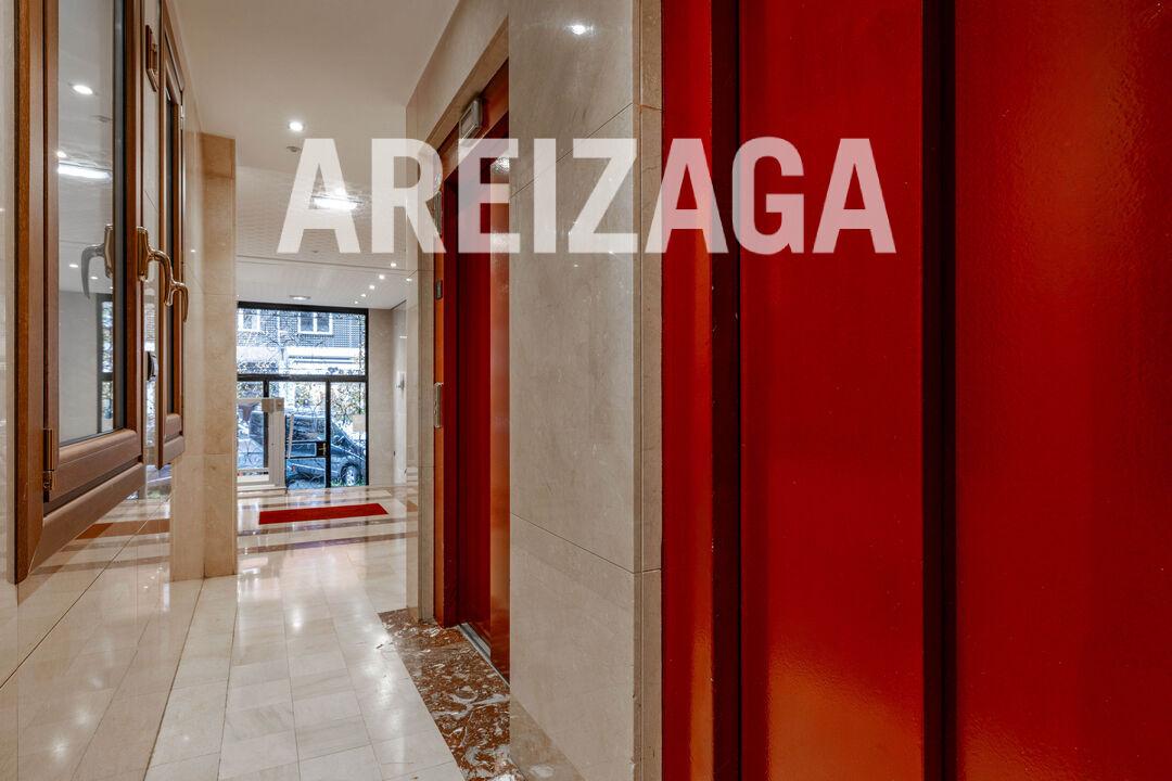 Flat for Sale in San Sebastián