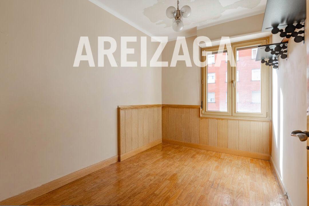 Flat for Sale in San Sebastián