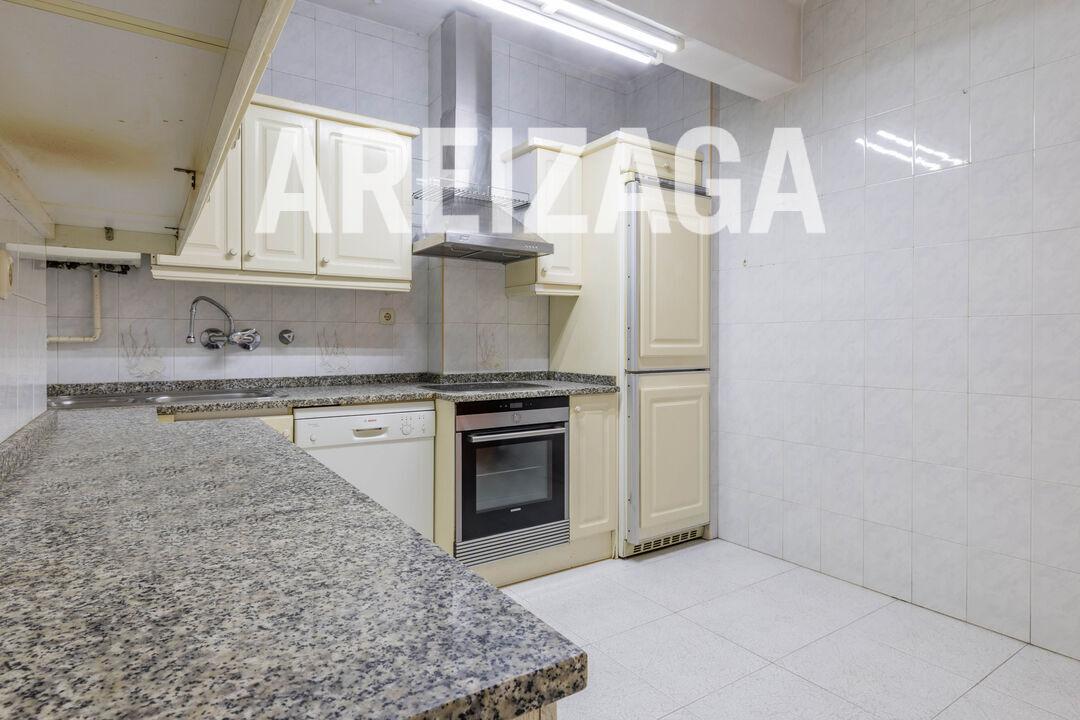 Flat for Sale in San Sebastián