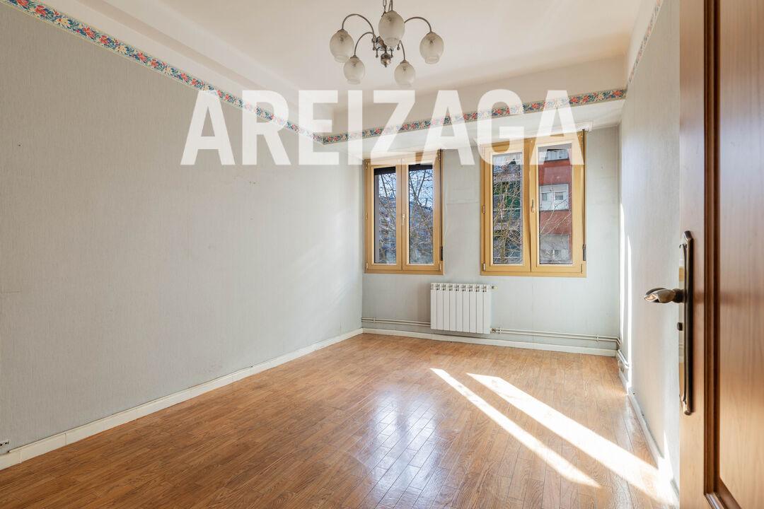 Flat for Sale in San Sebastián