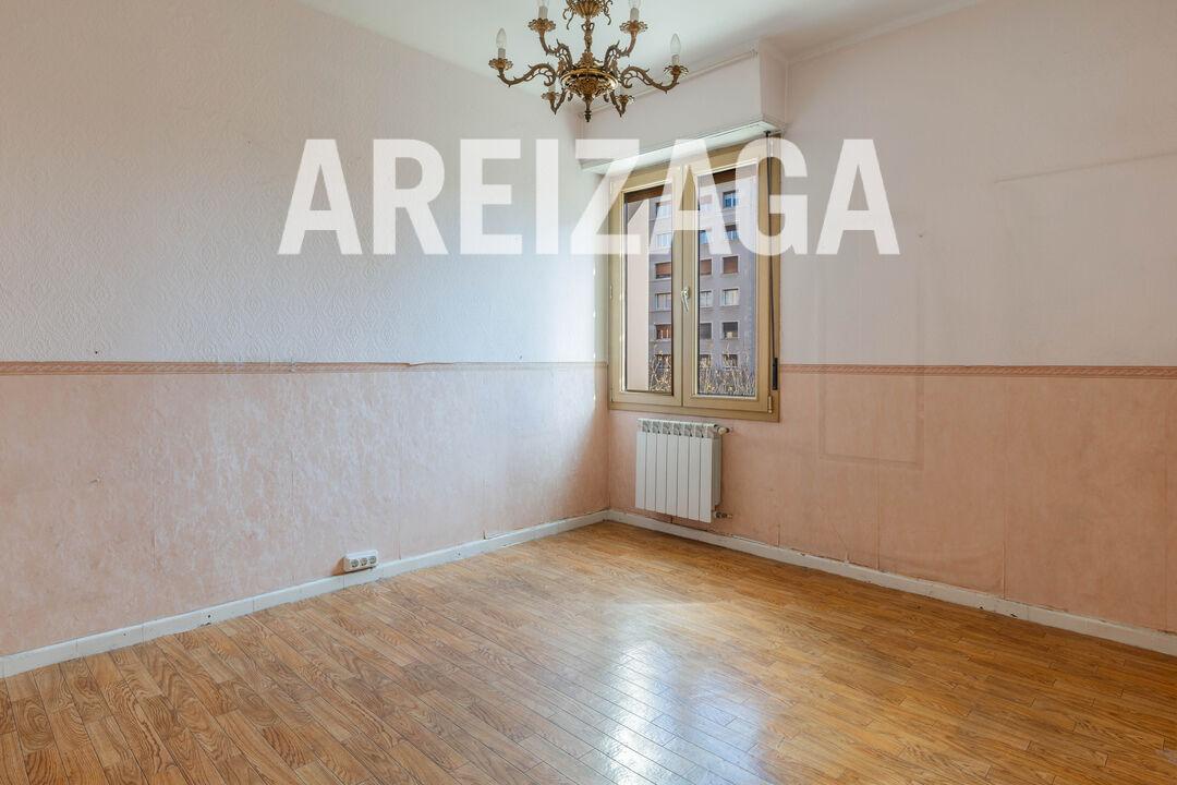 Flat for Sale in San Sebastián