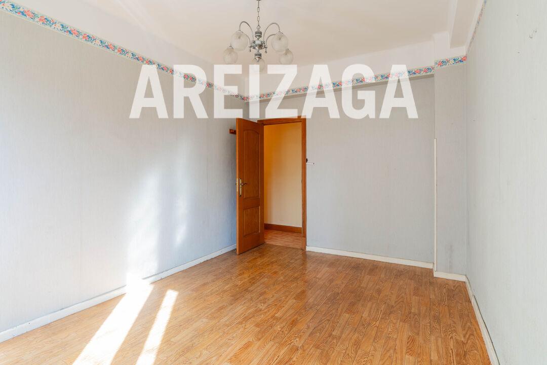 Flat for Sale in San Sebastián
