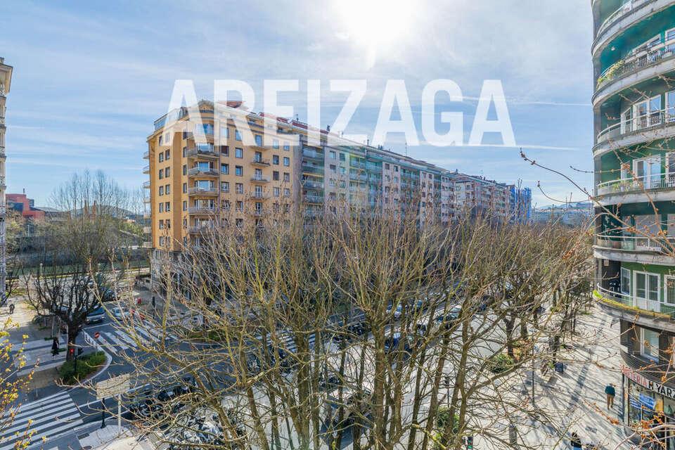 Flat for Sale in San Sebastián