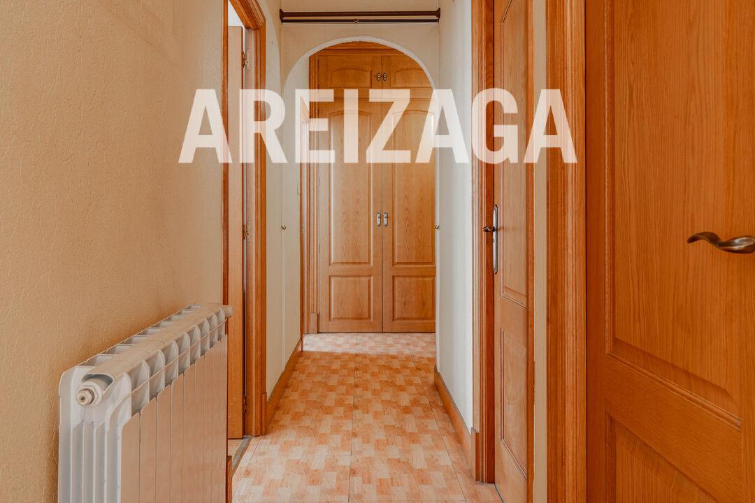 Flat for Sale in San Sebastián