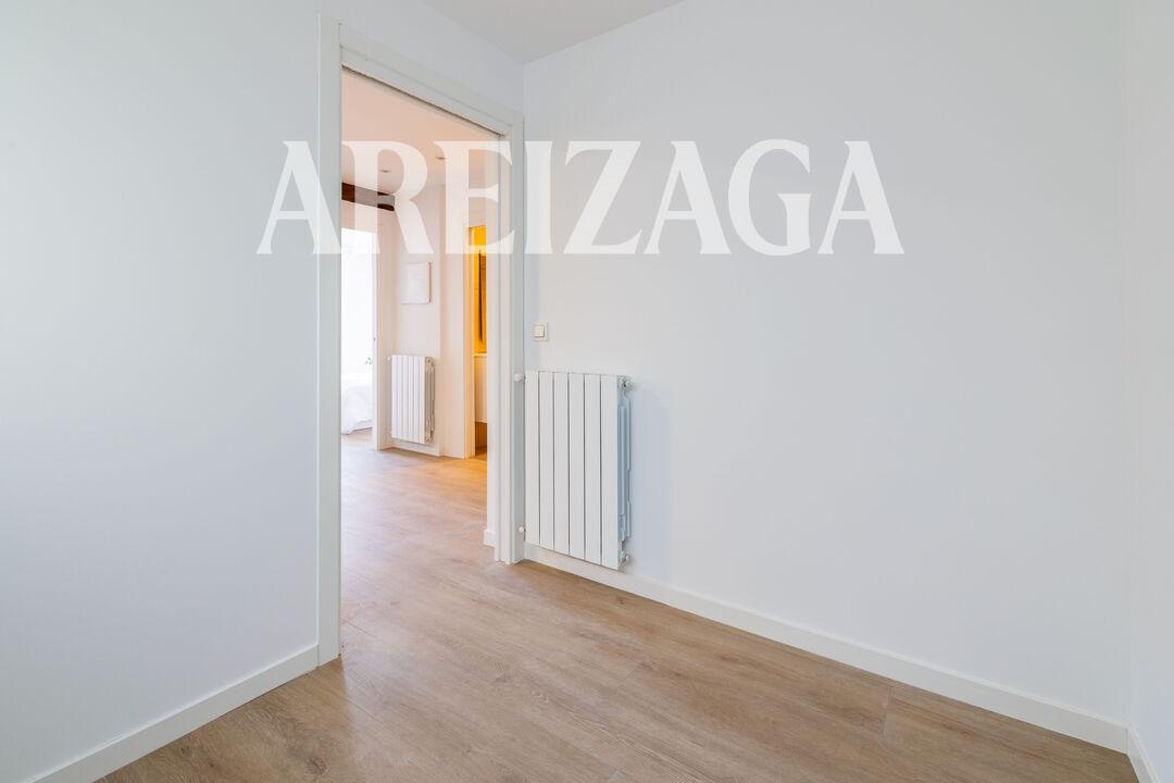 Flat for Sale in San Sebastián