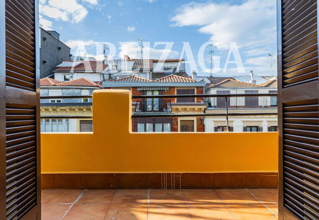 Flat for Sale in San Sebastián