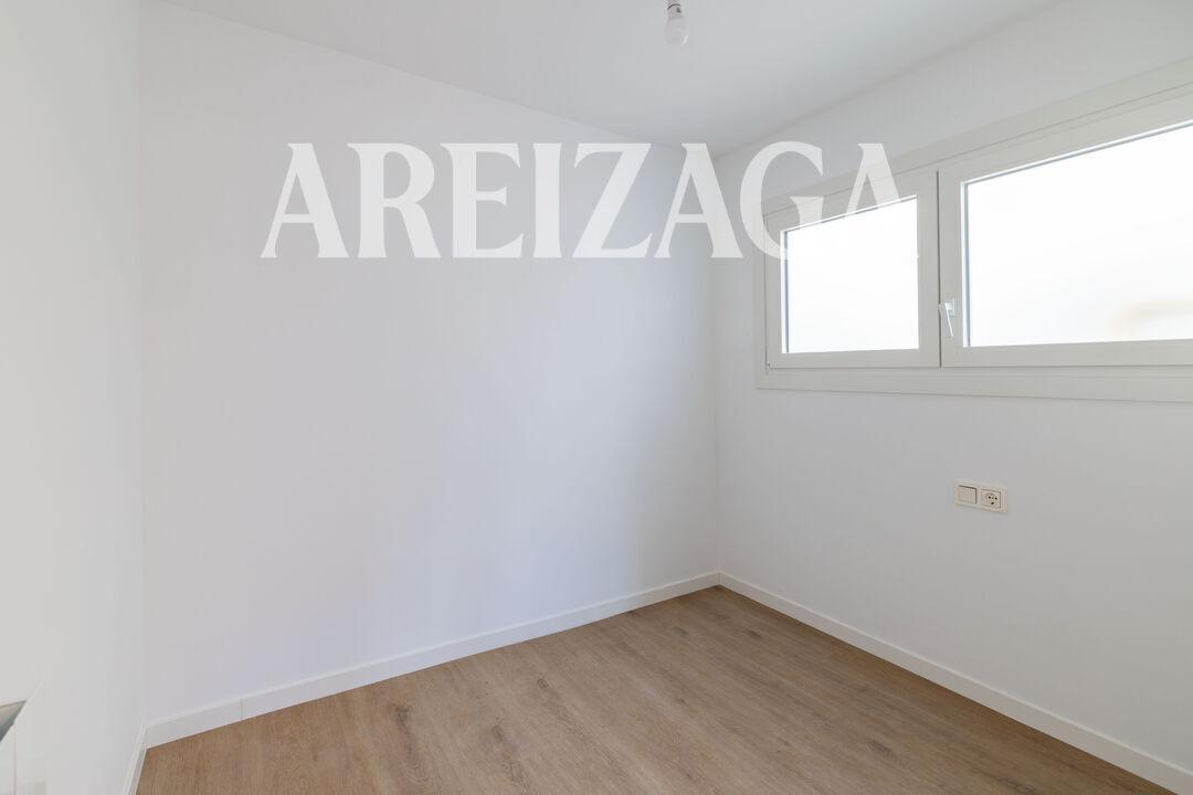 Flat for Sale in San Sebastián