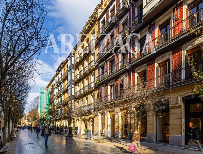 Flat for Sale in San Sebastián
