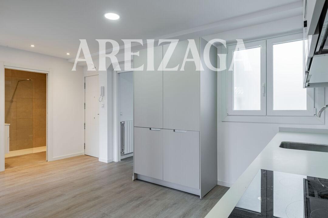 Flat for Sale in San Sebastián