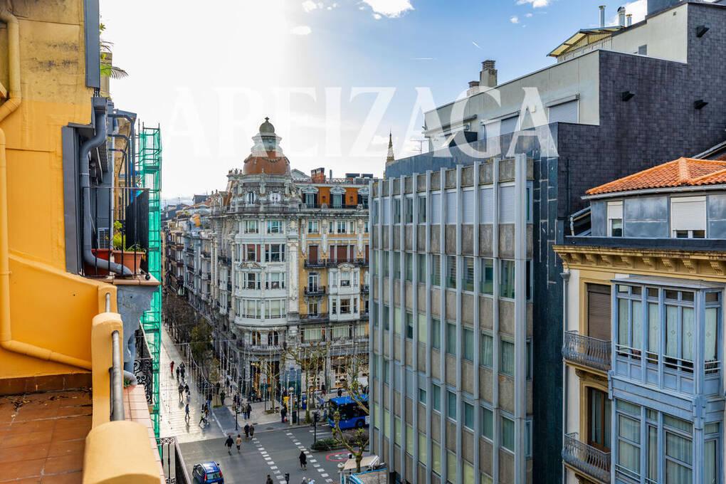 Flat for Sale in San Sebastián