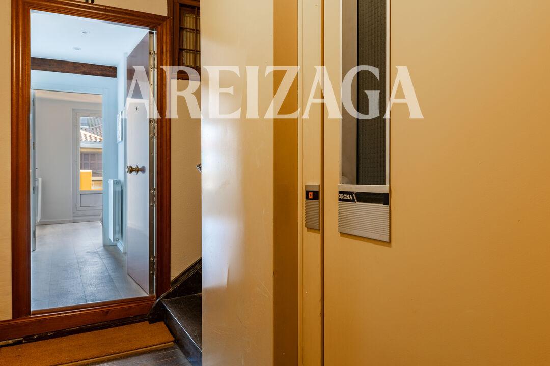 Flat for Sale in San Sebastián