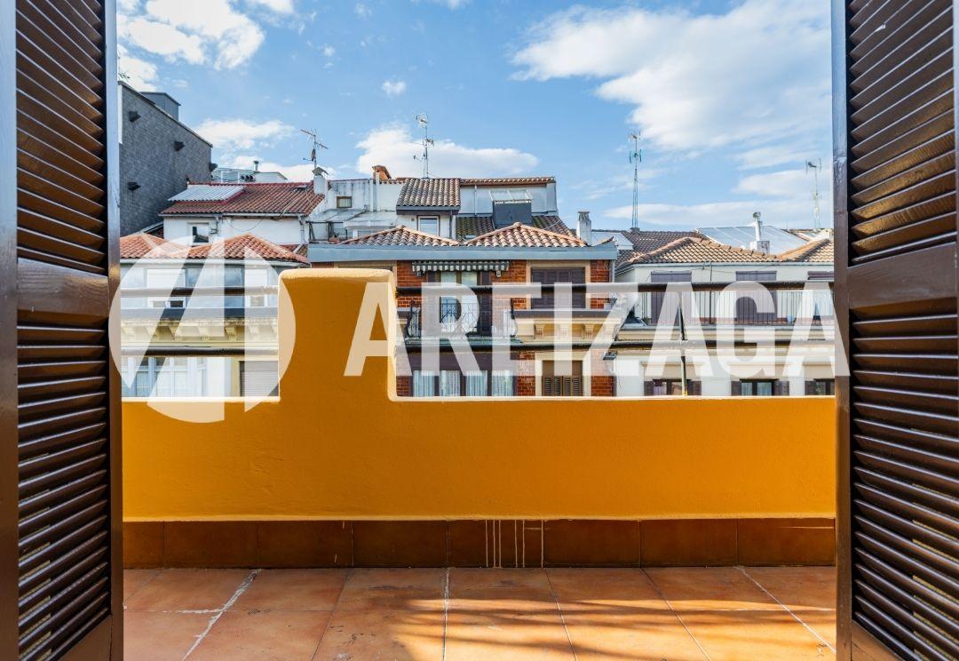Flat for Sale in San Sebastián