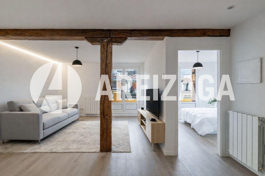 Flat for Sale in San Sebastián