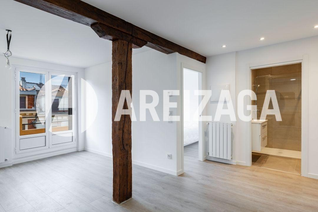 Flat for Sale in San Sebastián