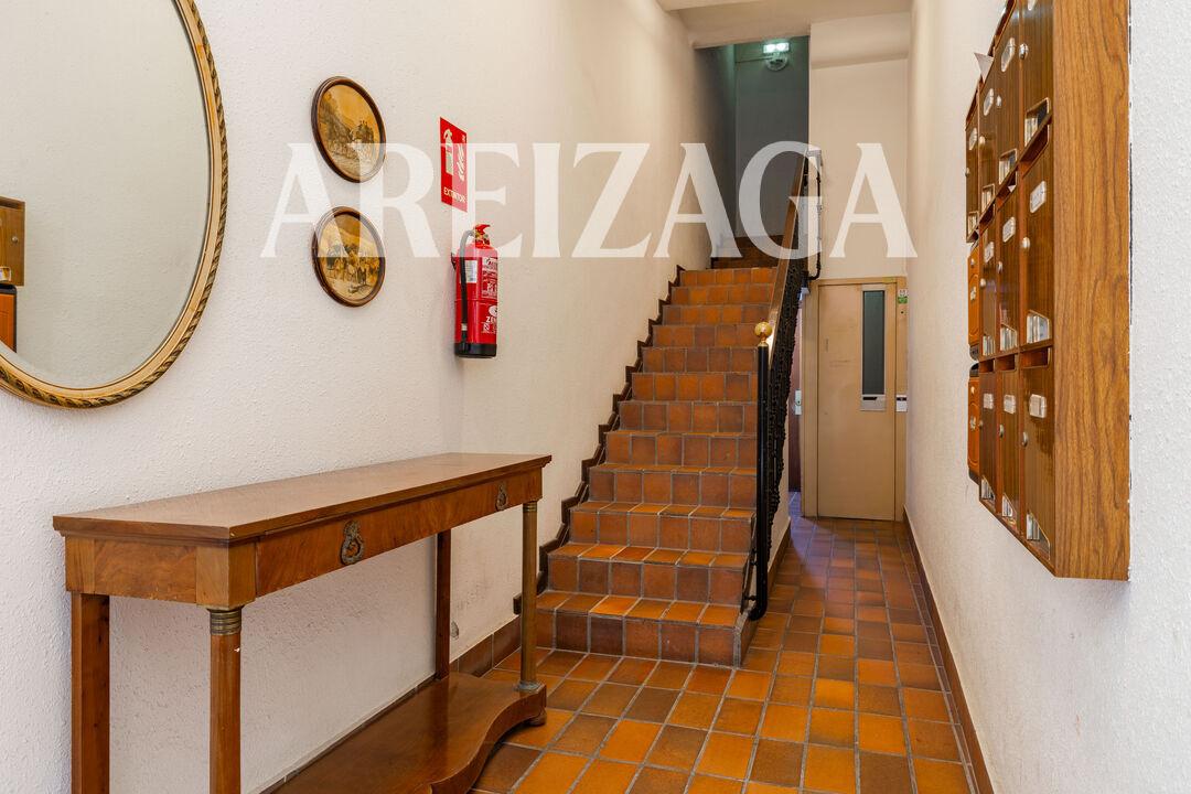 Flat for Sale in San Sebastián
