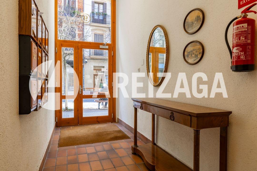 Flat for Sale in San Sebastián