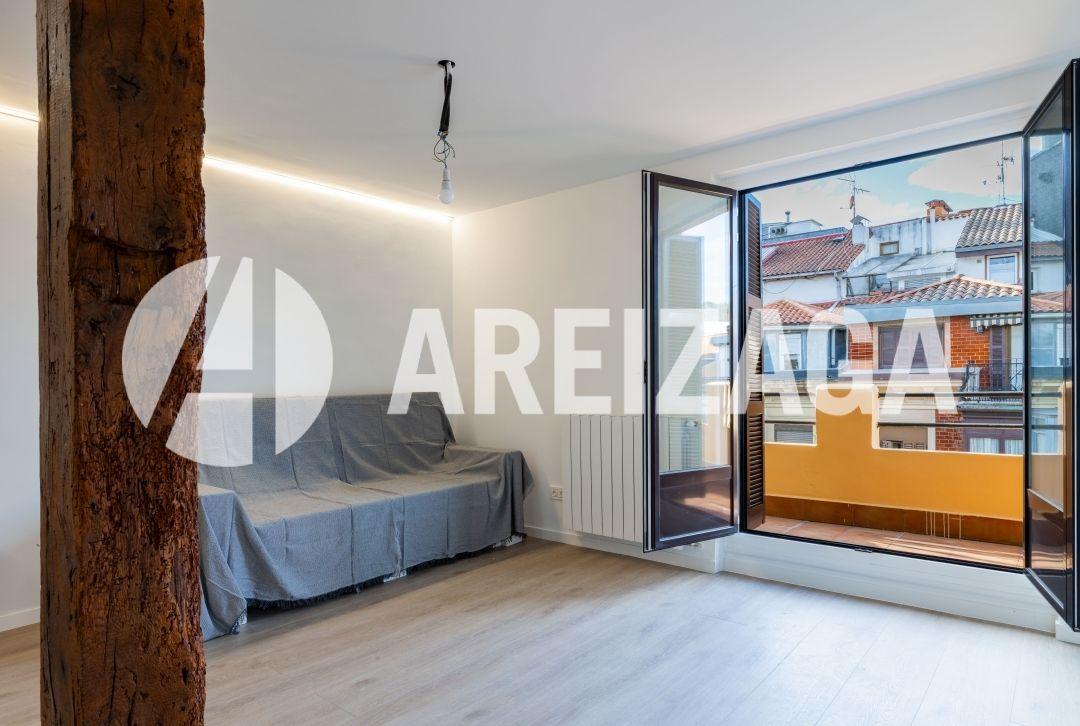 Flat for Sale in San Sebastián
