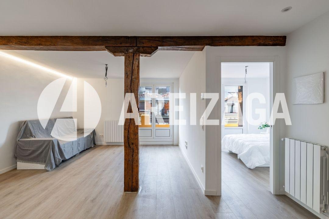 Flat for Sale in San Sebastián