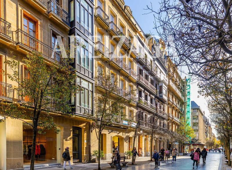 Flat for Sale in San Sebastián