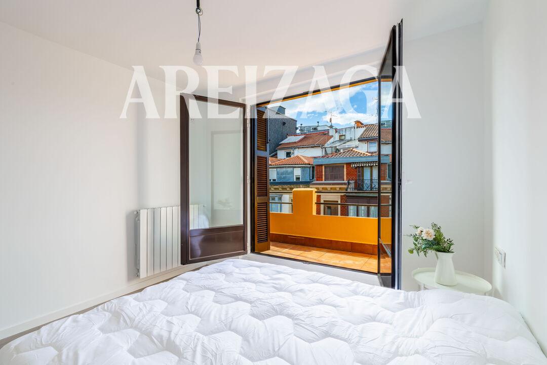 Flat for Sale in San Sebastián