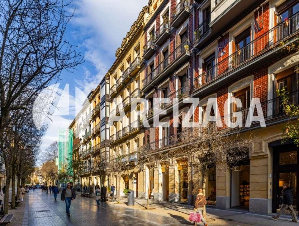 Flat for Sale in San Sebastián