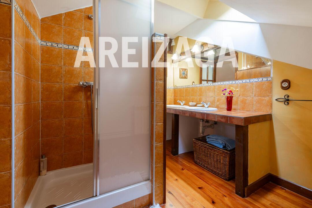 Chalet for Sale in Astigarraga
