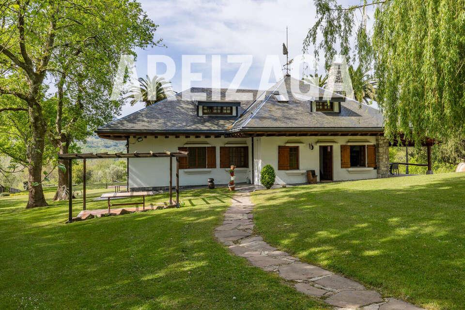 Chalet for Sale in Astigarraga