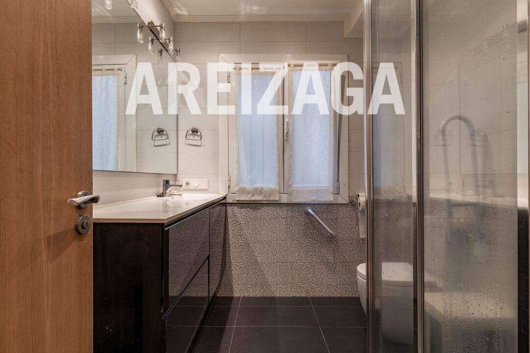 Flat for Sale in San Sebastián