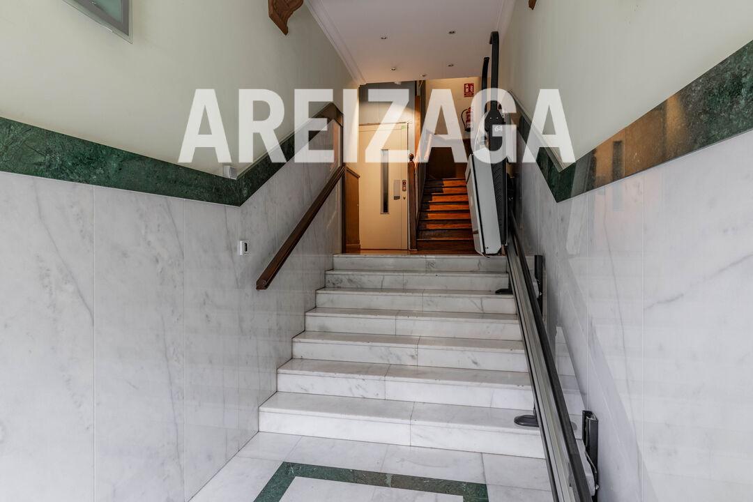 Flat for Sale in San Sebastián
