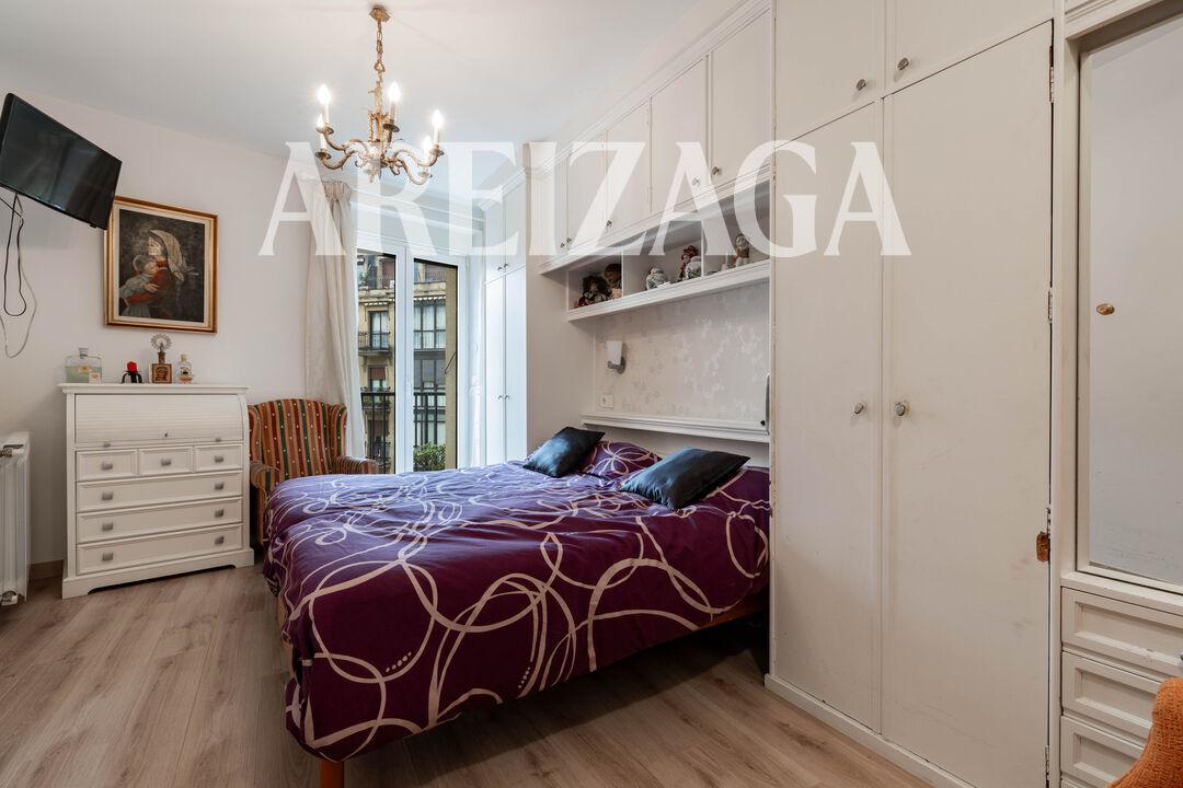 Flat for Sale in San Sebastián