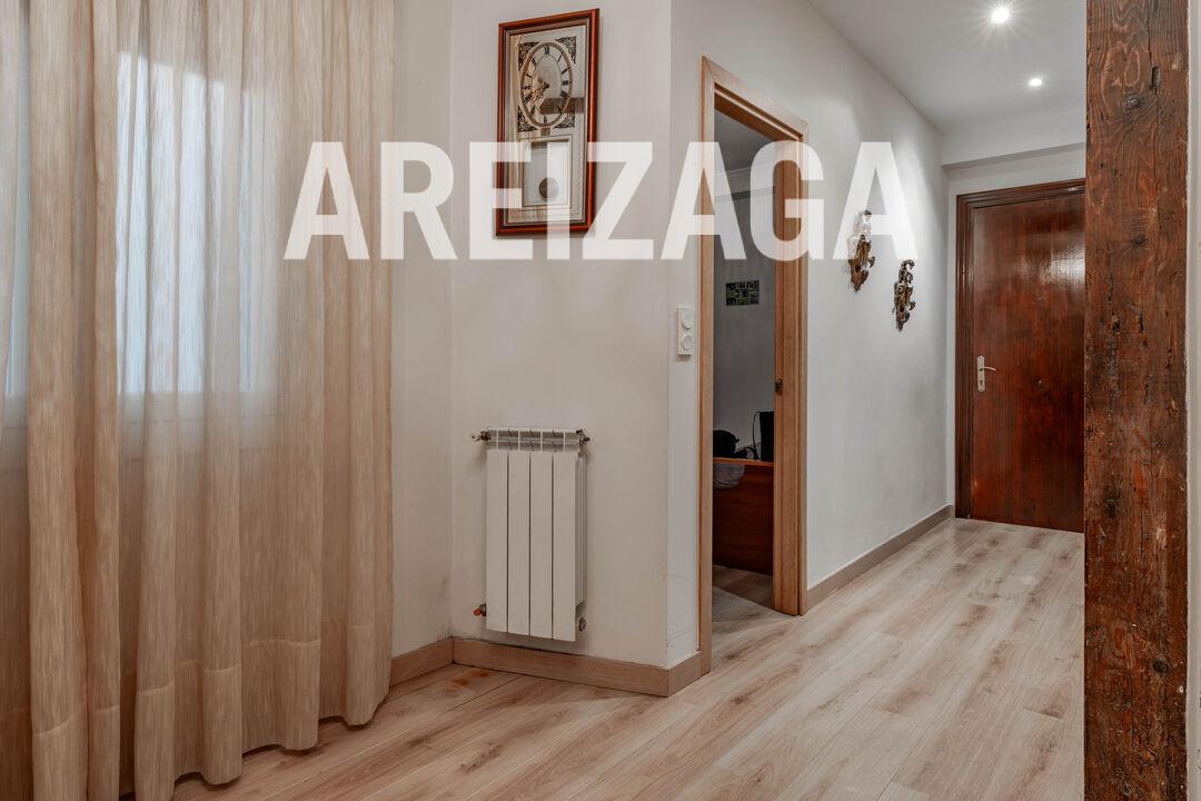 Flat for Sale in San Sebastián