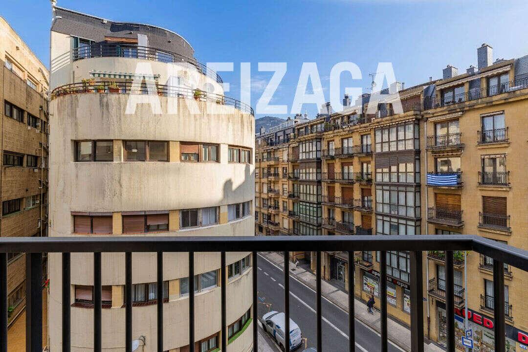Flat for Sale in San Sebastián