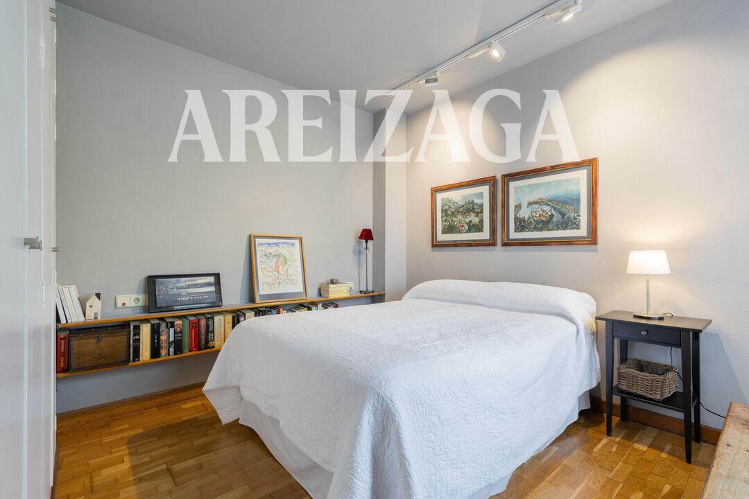 Flat for Sale in San Sebastián