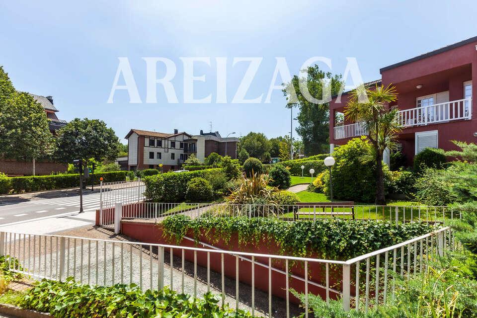 Flat for Sale in San Sebastián