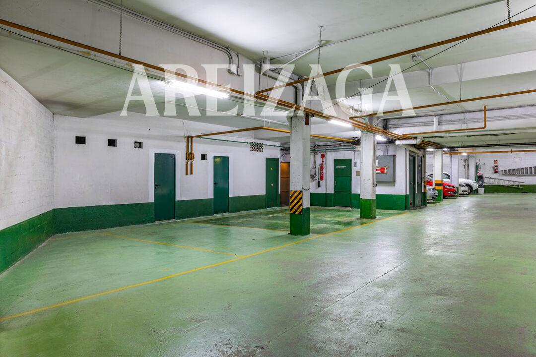 Flat for Sale in San Sebastián