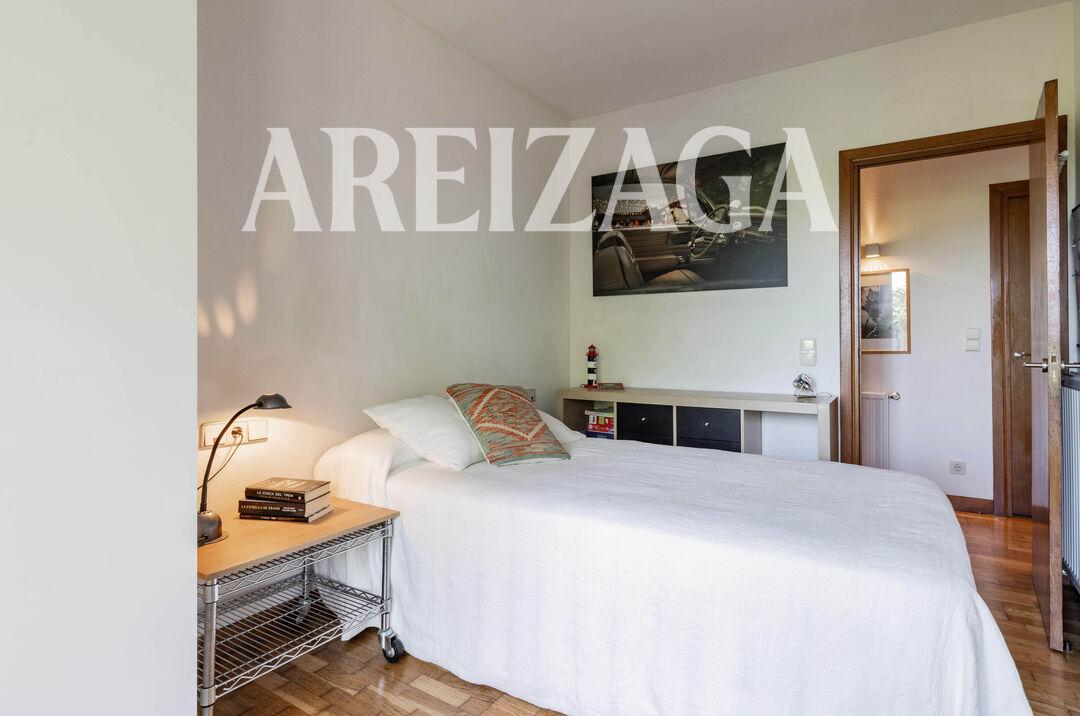 Flat for Sale in San Sebastián