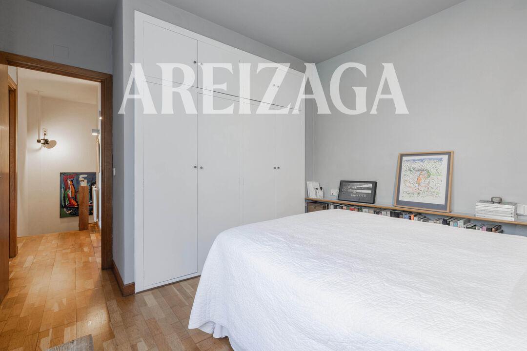 Flat for Sale in San Sebastián