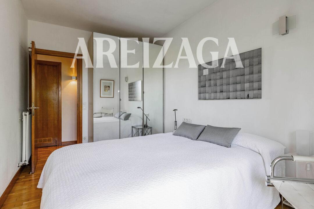 Flat for Sale in San Sebastián