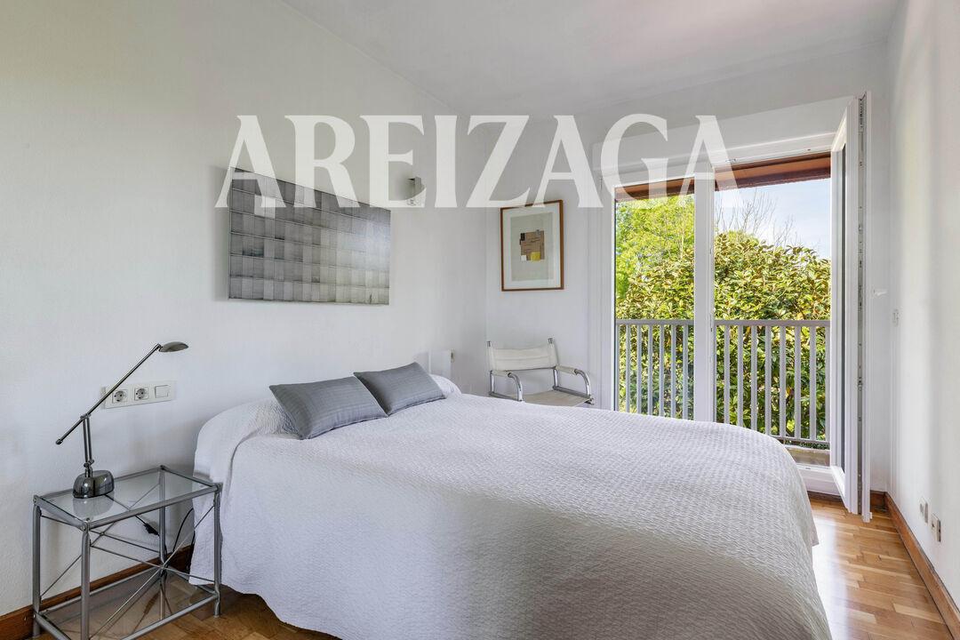 Flat for Sale in San Sebastián