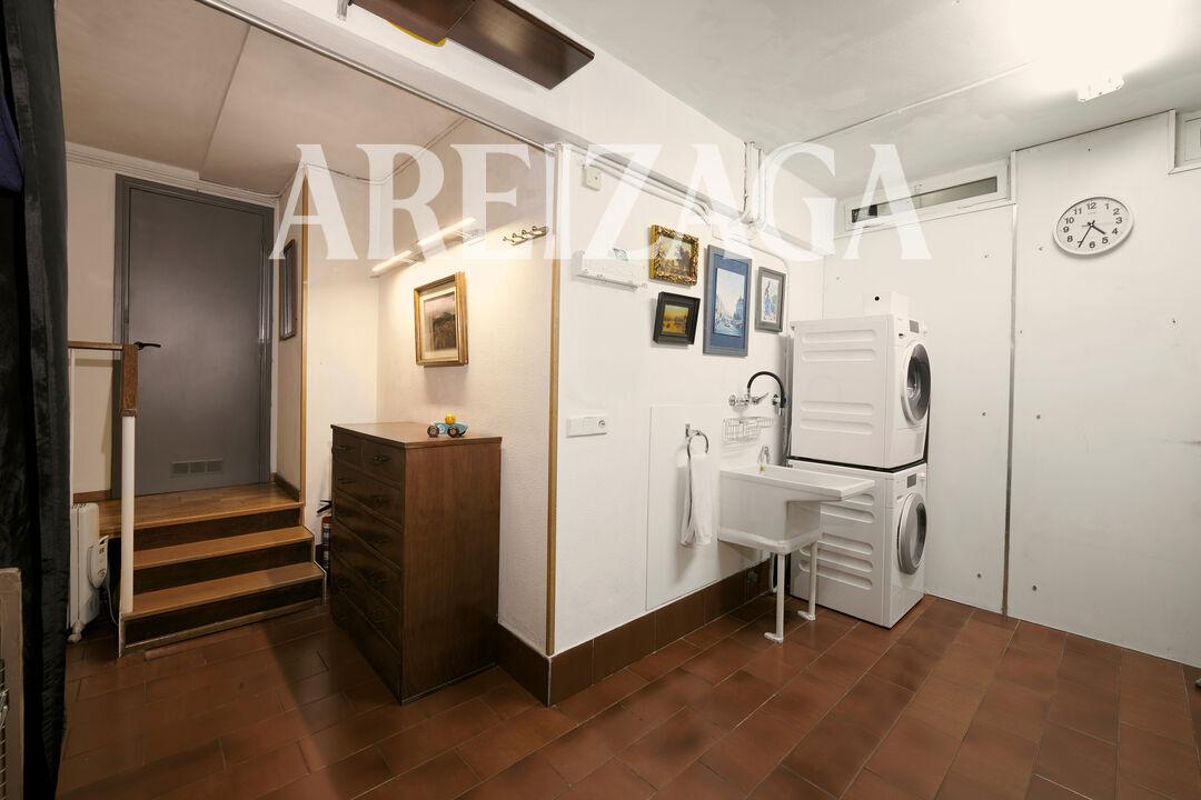 Flat for Sale in San Sebastián