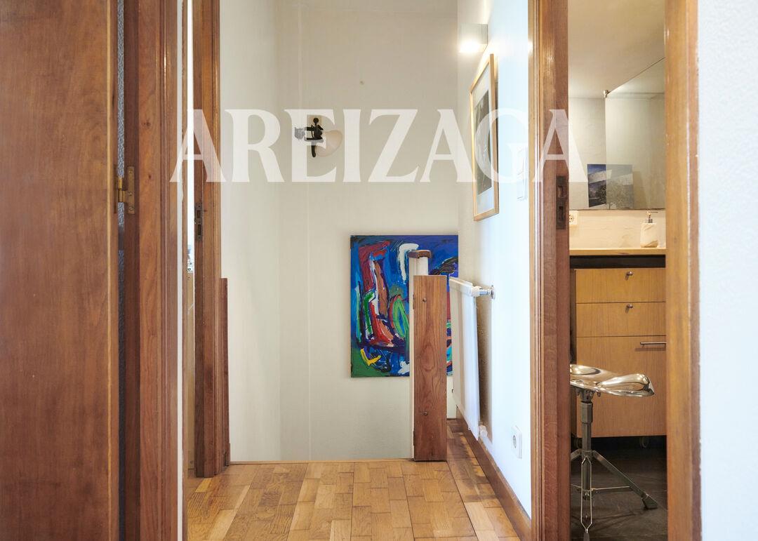 Flat for Sale in San Sebastián