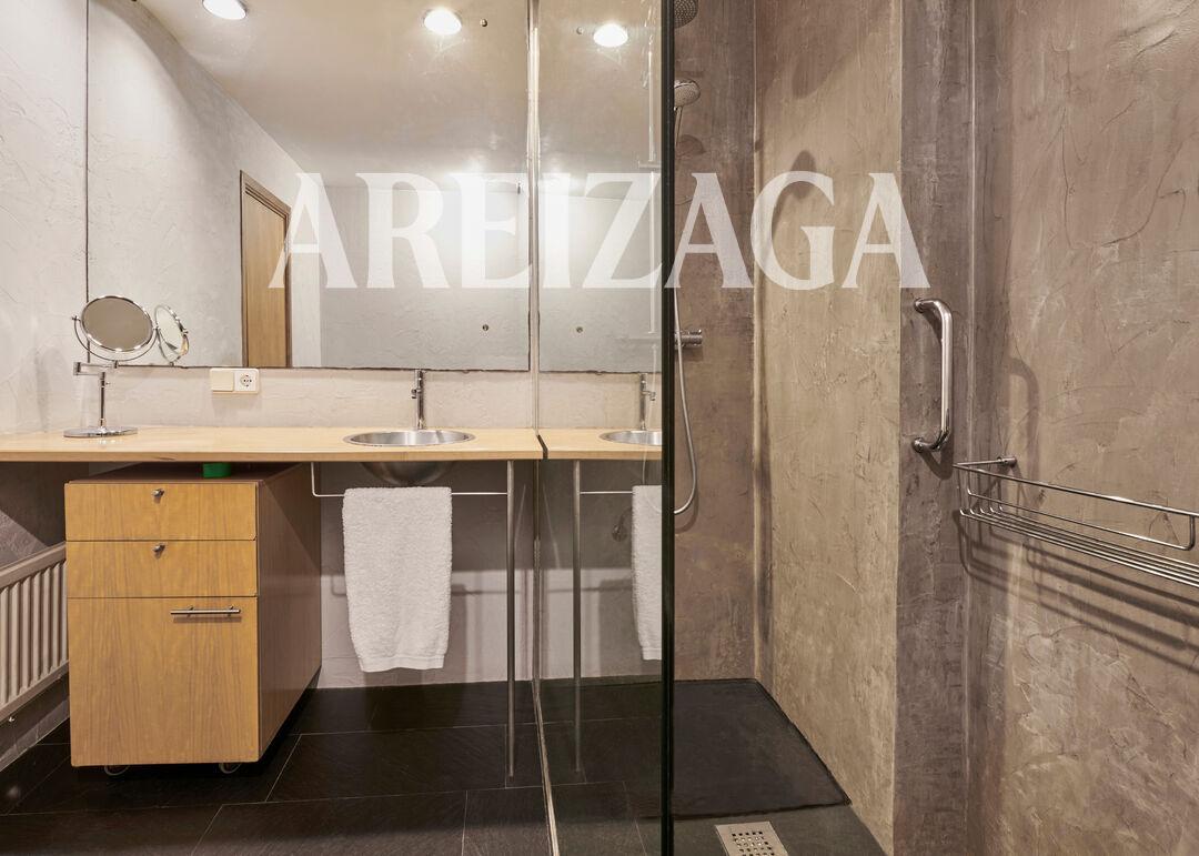 Flat for Sale in San Sebastián