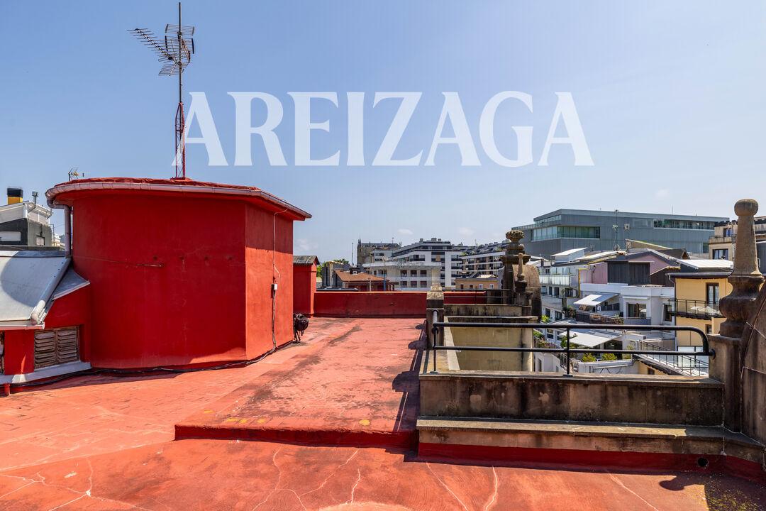 Flat for Sale in San Sebastián