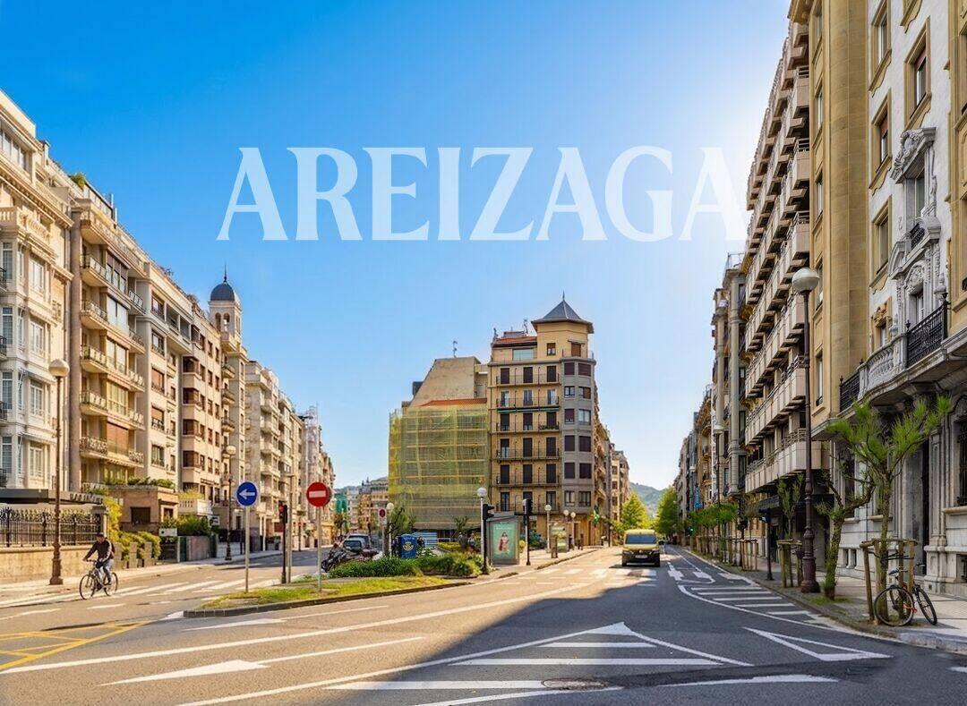 Flat for Sale in San Sebastián