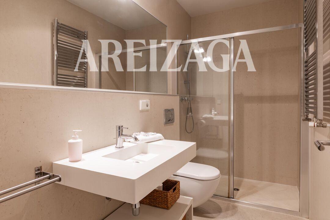 Flat for Sale in San Sebastián