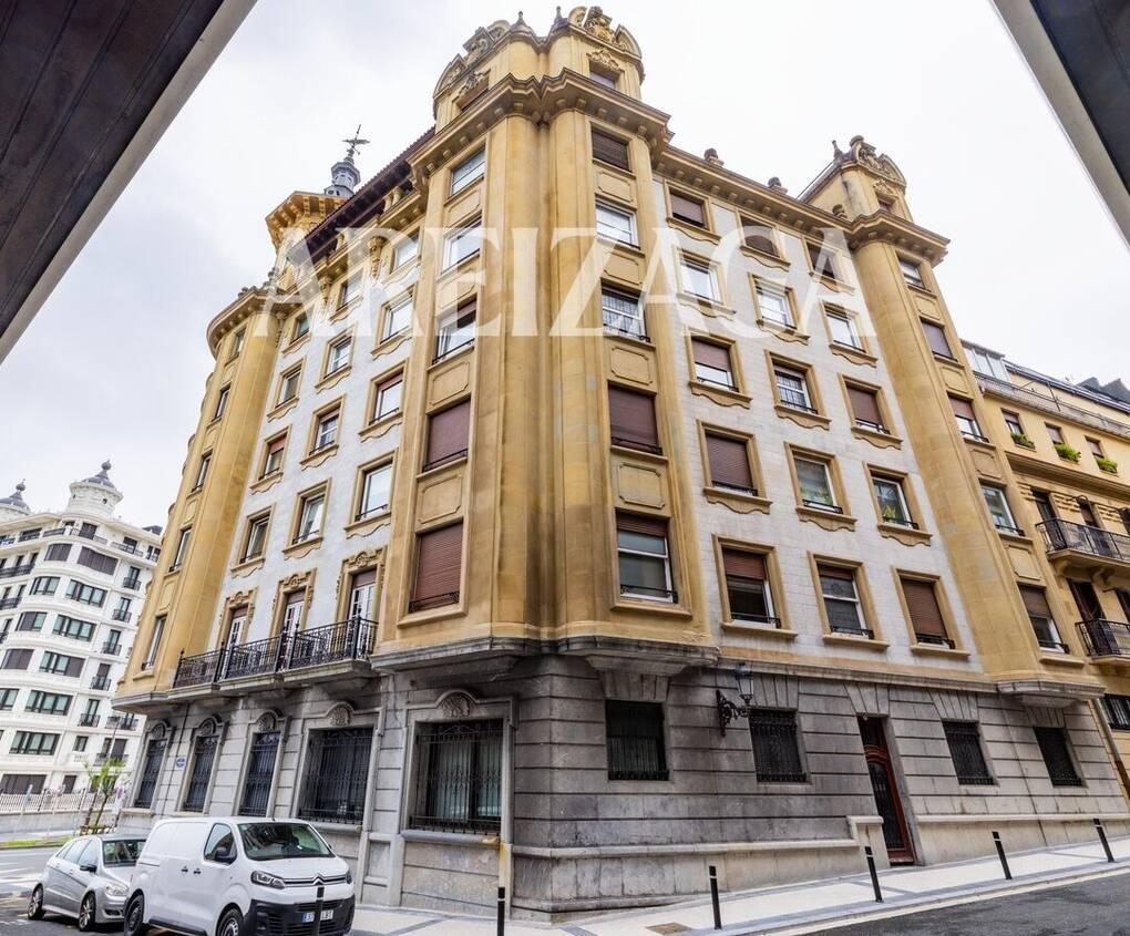 Flat for Sale in San Sebastián