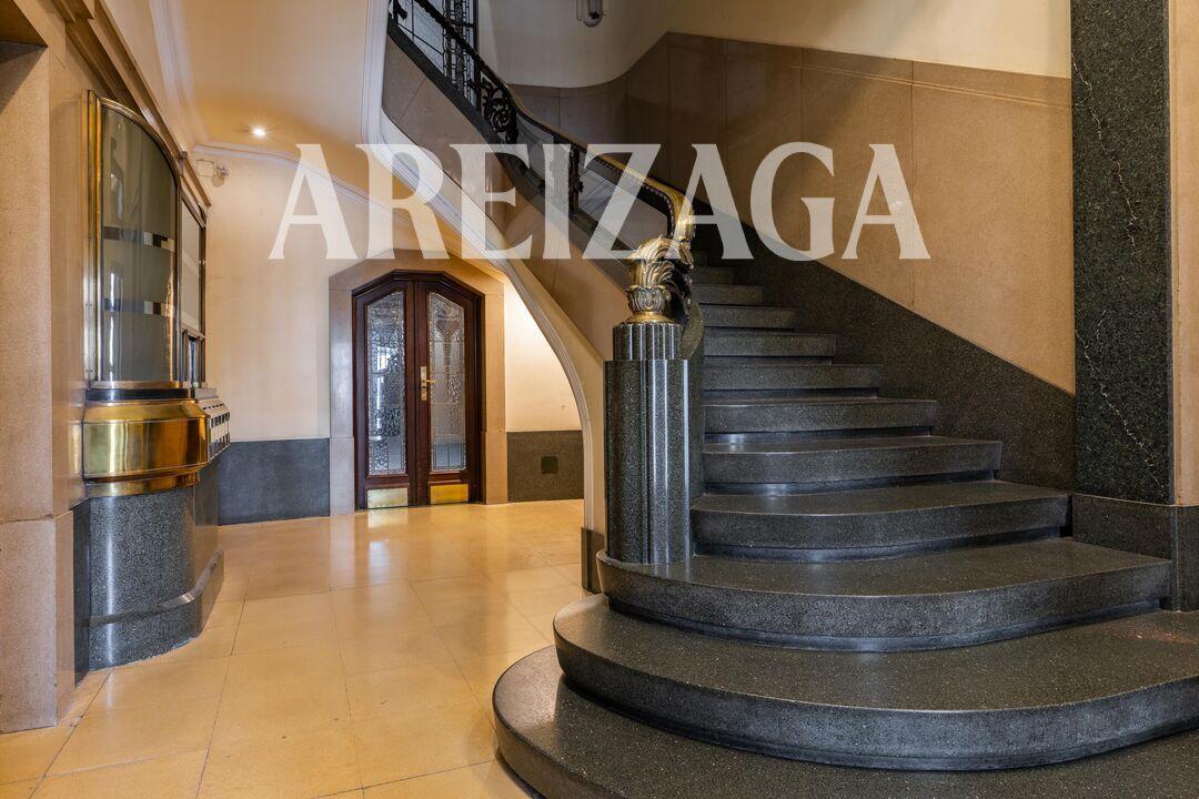 Flat for Sale in San Sebastián