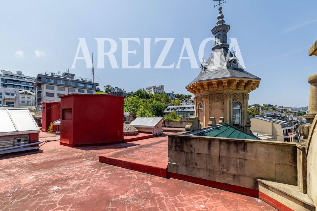 Flat for Sale in San Sebastián